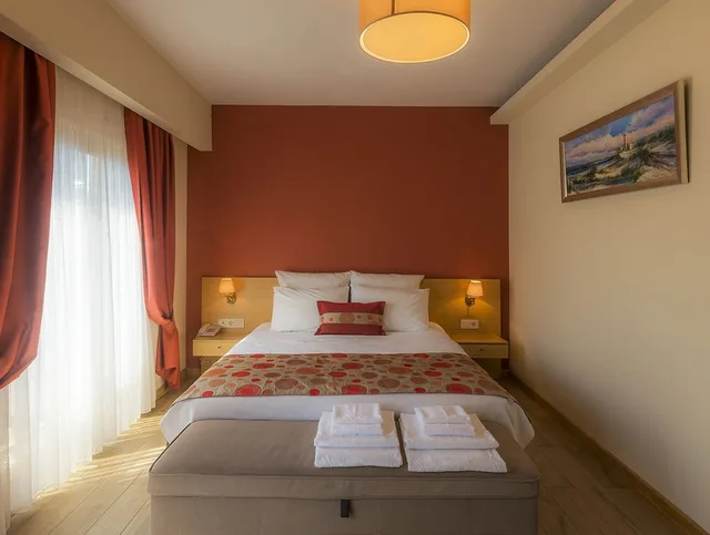 غرفة سوبيريور بسريرين منفصلين بإطلالة على الفناء، Esida Hotel 1/6