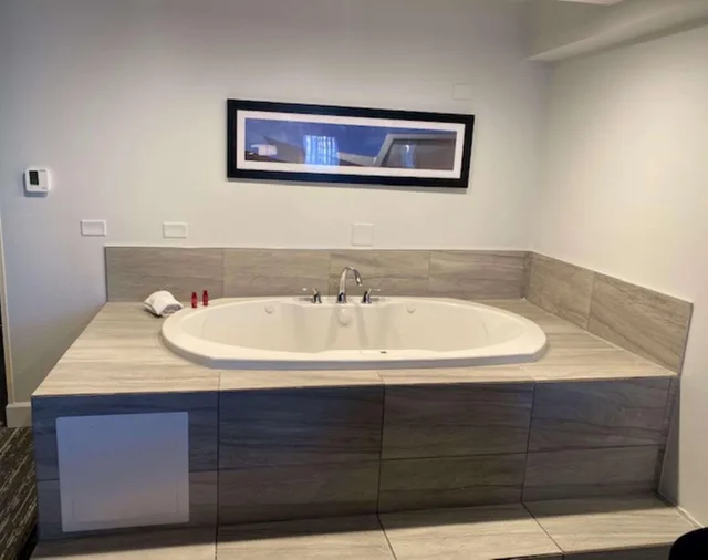 جناح، Best Western Denver East 7/8