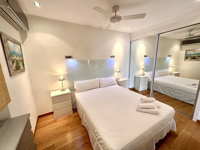 جناح جونيور بسرير كوين بإطلالة على المدينة بشرفة مع أريكة، Far Home Hostel 2/4