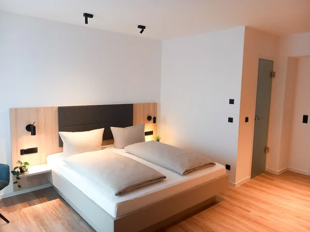 غرفة بزنس بسرير كينج، Holi Hostel Hotel 1/9