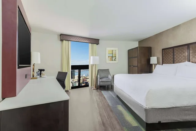 Standard, King Bed, Bay View، The DEXTRO Little Italy, BW Premier Collection 1/5