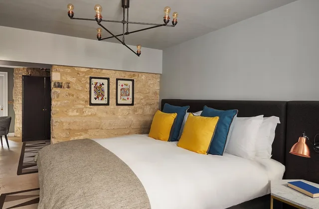 غرفة بريميوم بسرير كينج، HOTEL INDIGO BATH 9/10