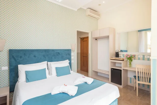 غرفة ديلوكس بسرير مزدوج أو سريرين منفصلين بشرفة، Hotel Parker Roma 1/4
