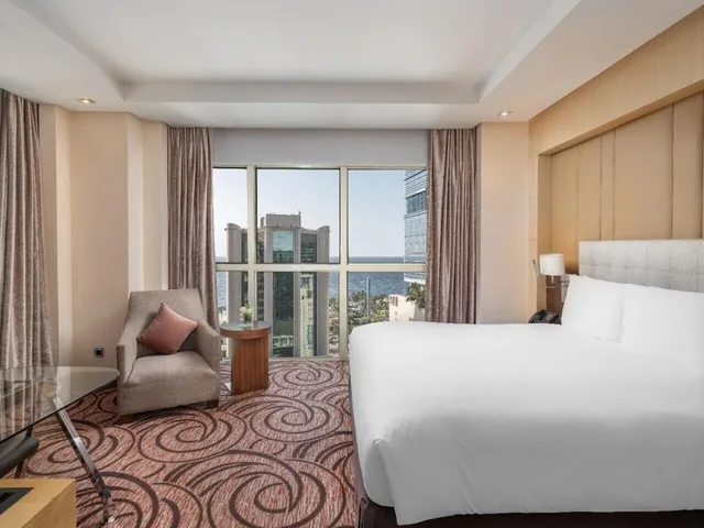 Deluxe, King Bed, Partial Sea View, City Tower، فندق ذا فينيو جدة الكورنيش(The Venue Jeddah Corniche) 2/6