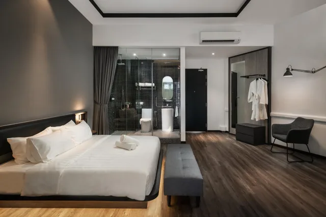 Premium, Suite, King Bed, Bathtub, Modern Hotel Georgetown 6/8