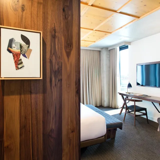 Essential, King Bed, Station View, Limelight Hotel Denver 3/7
