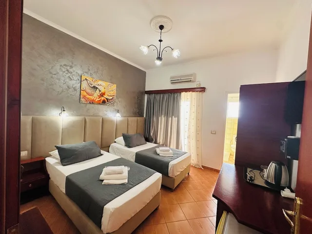 غرفة ديلوكس بسريرين منفصلين بشرفة، Hotel Oskar 1/8