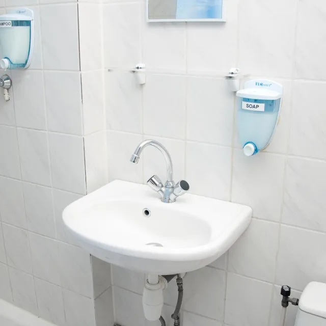 غرفة رباعية، Budget Hotel Ben 9/9