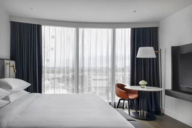غرفة ديلوكس بسرير كينج، Melbourne Marriott Hotel Docklands 6/10