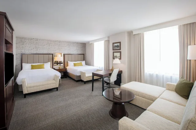 غرفة بسريرين كوين مع أريكة لذوي الإعاقة، Marriott Syracuse Downtown 2/5
