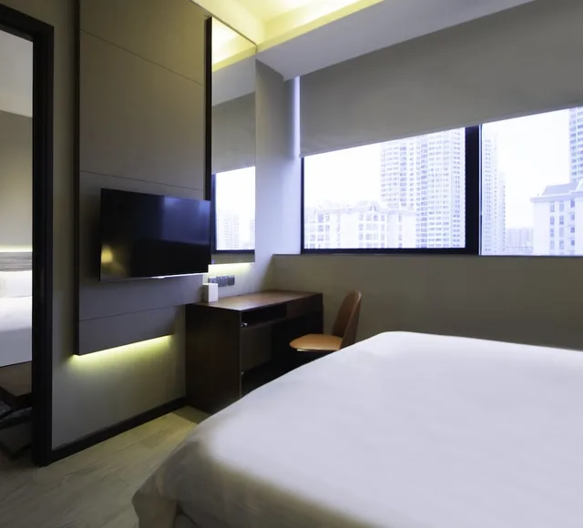 شقة بسرير كينج بغرفة نوم واحدة مع أريكة، Louis Kienne Serviced Residences 4/7
