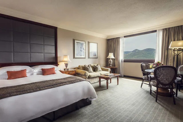 غرفة سوبيريور فاخرة بسرير كينج، The Cascades Hotel At Sun City Resort 1/6