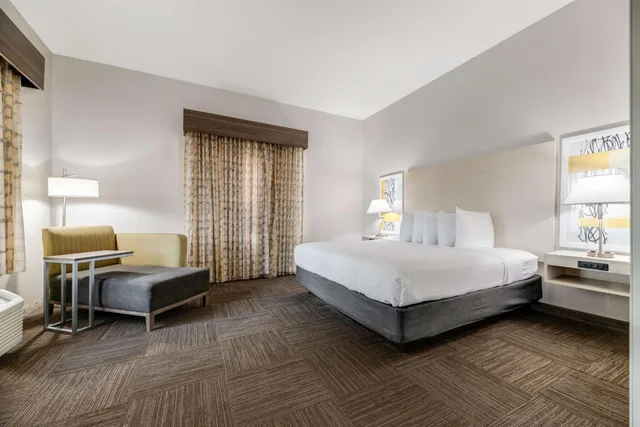 Suite, King Bed, Accessible, Best Western Auburndale Inn & Suites 1/2