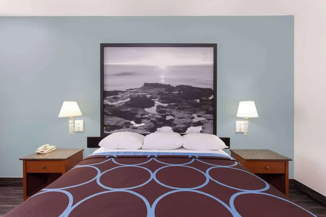 غرفة قياسية بسرير كينج للمدخنين، Super 8 by Wyndham El Cajon/San Diego 2/5