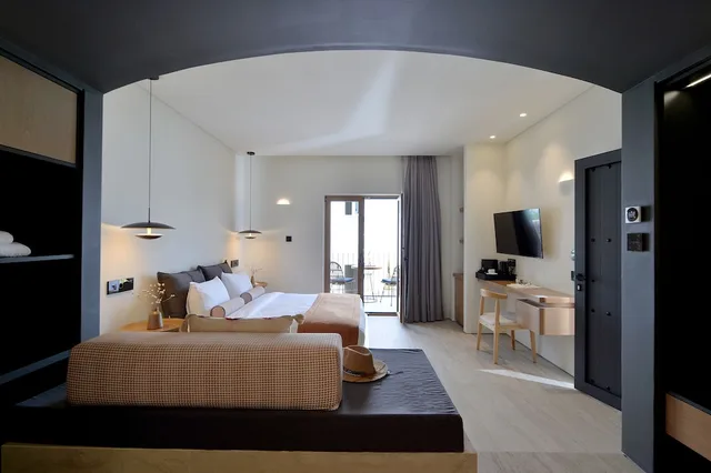 جناح ديلوكس بسرير كوين مع أريكة بجاكوزي، Aktaion Beach Boutique Hotel and Spa 1/6