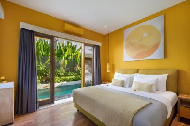 فيلا ملكية بسرير كينج، La Mira Villa Seminyak by Ini Vie Hospitality 1/2