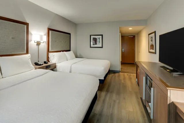غرفة بسريرين كوين، Hampton Inn & Suites Rome 2/9
