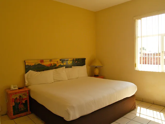 جناح جونيور بسرير كينج مع أريكة، Galeria Hotel And Suites 1/4