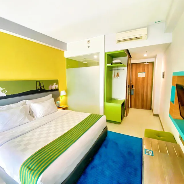 غرفة بريميوم ديلوكس بسرير مزدوج، KHAS Surabaya Hotel 1/2