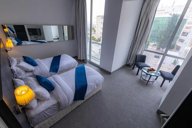 غرفة بسريرين منفصلين بشرفة، Boho Boutique Hotel Amman 5/5