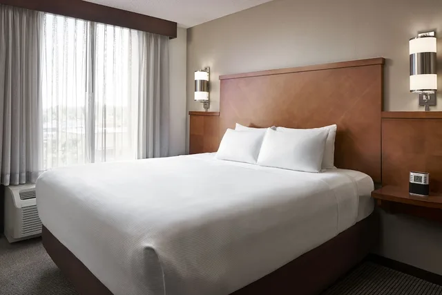 جناح بسريرين كوين مع أريكة، Hyatt Place Richmond Airport 3/7