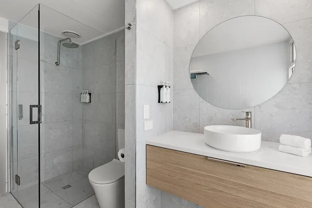 Sea, Coral, Suite, King Bed، Coral Sea Marina Resort 3/4