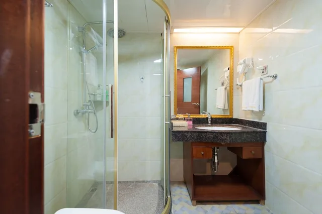 غرفة قياسية بغرفة نوم واحدة مفردة بسرير مزدوج، Guangzhou Compass Hotel 2/2