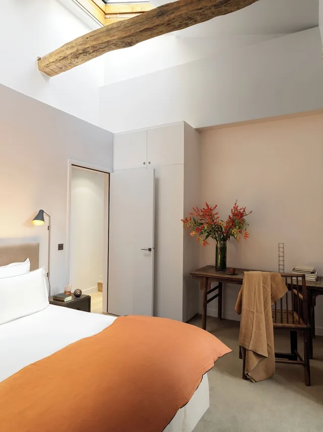 Executive, Suite, 1 Queen and 2 King Beds, Courtyard View, Hotel De Pourtales 3/4