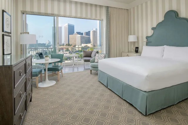 غرفة بريميير بسرير كينج بشرفة، The Beverly Hilton 2/10