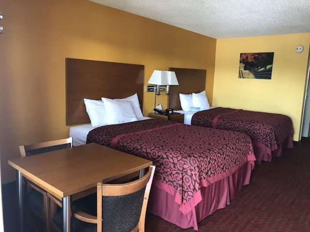 غرفة قياسية بسريرين كوين للمدخنين، Days Inn By Wyndham Franklin Ex Days Inn Franklin Ky 2/3