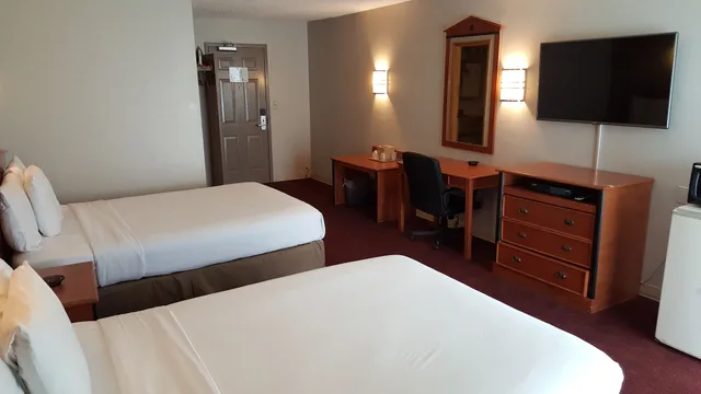 غرفة بسريرين كوين، Crystal Inn Neptune 2/5