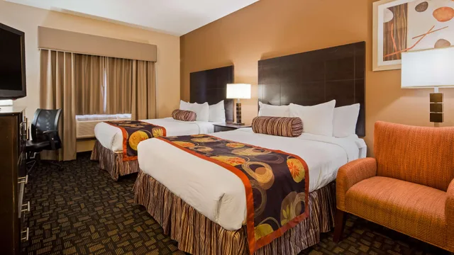 غرفة عائلية بسريرين كوين، Best Western Plover-Stevens Point Hotel & Conference Ctr 1/6