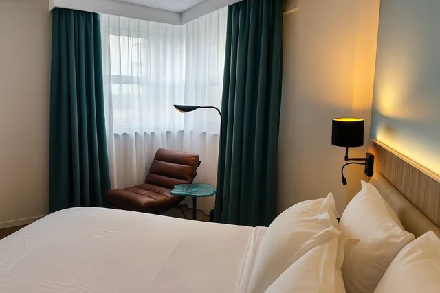 Next Generation, Multiple Beds، Four Points by Sheraton Reims Cathedrale 6/10