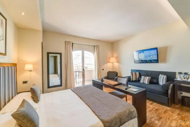 غرفة ديلوكس بسرير مزدوج أو سريرين منفصلين بإطلالة على البحر، Terrazza Marconi Hotel & Spamarine 2/3