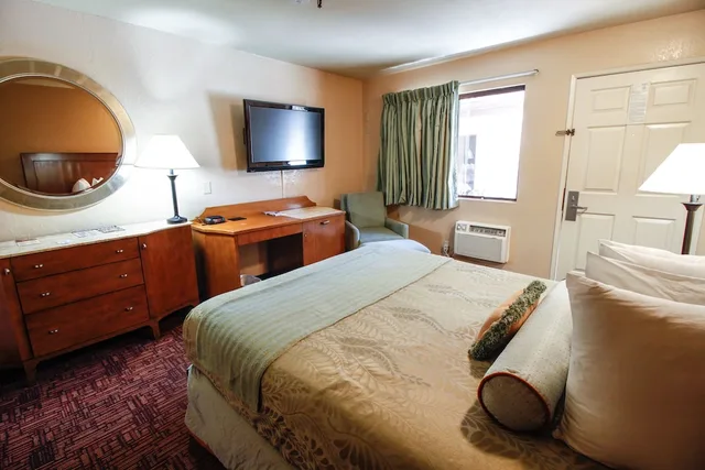 غرفة قياسية بسرير كوين، Heritage Inn La Mesa 1/4