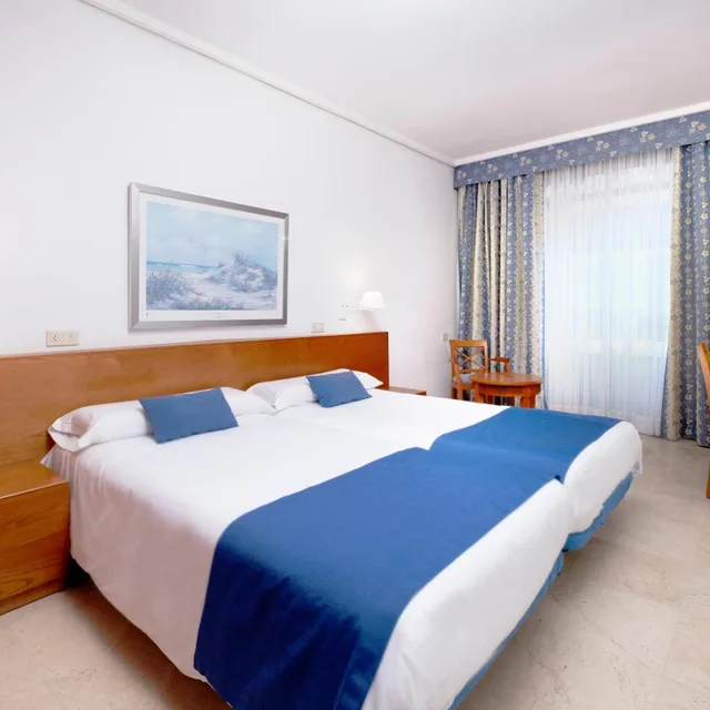 Standard, Twin Beds, Concorde Hotel 1/7