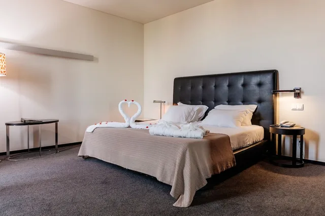 غرفة رومانسية بسرير مزدوج، Axis Viana Business And Spa 4/8