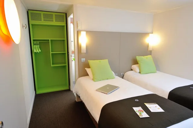 Room, Twin Beds, CAMPANILE BOURG EN BRESSE - VIRIAT 1/9