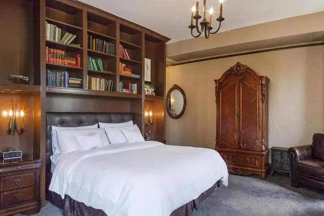 غرفة بسرير كينج، Patterson Inn 1/1