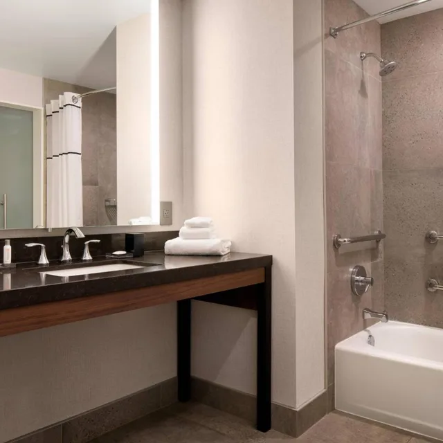 جناح بسرير كينج مع أريكة، Santa Ynez Valley Marriott 7/9