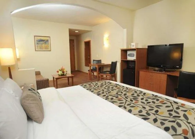 جناح بسرير كينج، Sleep Inn Hotel Paseo Las Damas 1/2