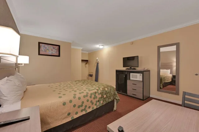 غرفة بسرير كوين لذوي الإعاقة، Econo Lodge Woodland near I-5 4/6