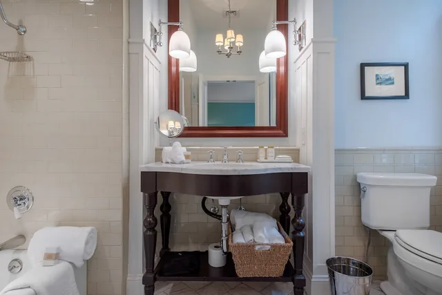 غرفة بسريرين مزدوجين لذوي الإعاقة، Omni Bedford Springs Resort 8/9