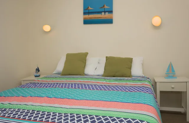 شقة بإطلالة على البحر بغرفتي نوم، MERRIMA COURT HOLIDAY APARTMENTS 10/10