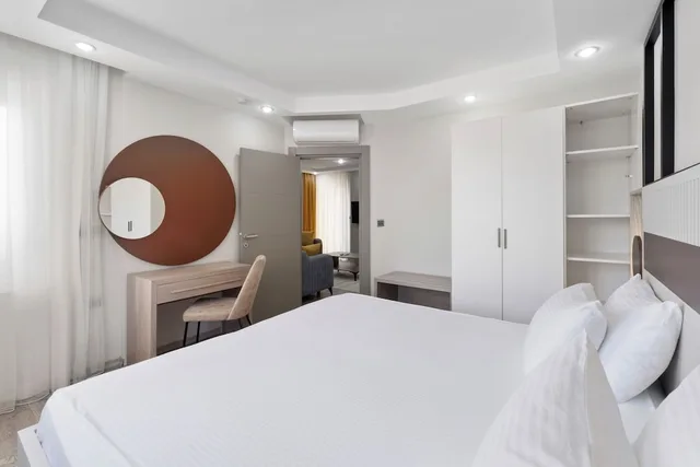 شقة كلاسيكية بسرير كوين بإطلالة على الفناء بغرفة نوم واحدة مع أريكة، River Park Residence Lara 5/10