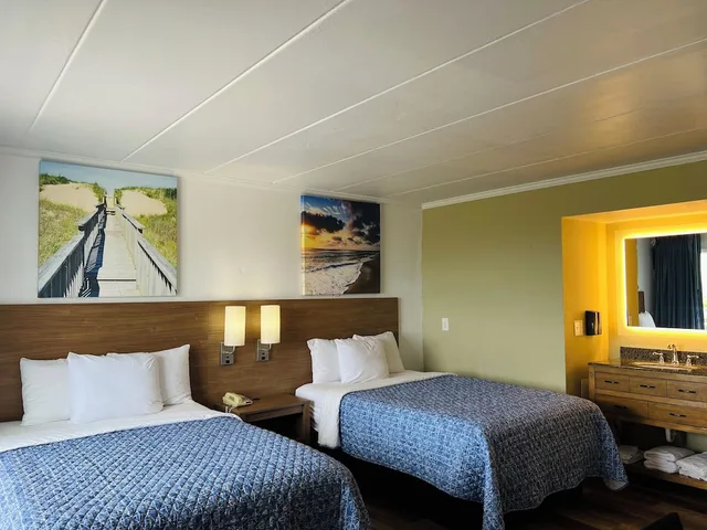 جناح ديلوكس بسريرين مزدوجين بإطلالة على البحر، Mariner Inn And Suites 1/4