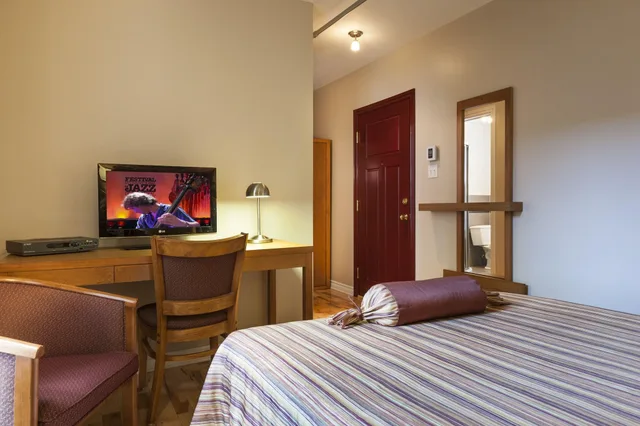 غرفة سوبيريور بسرير كوين، Hotel Quartier des Spectacles 3/4