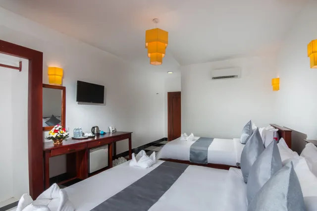غرفة عائلية بسرير كينج وسرير فردي بإطلالة على المسبح، Bou Savy Villa 2/4