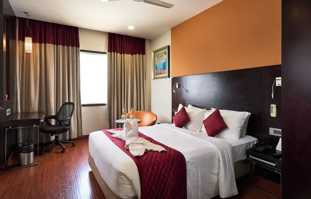 Deluxe, Double Bed, Astoria Hotels By Sparsa 1/10