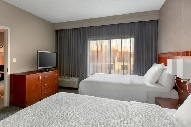 جناح بسريرين مزدوجين بغرفة نوم واحدة، Courtyard Tarrytown Westchester County 1/5